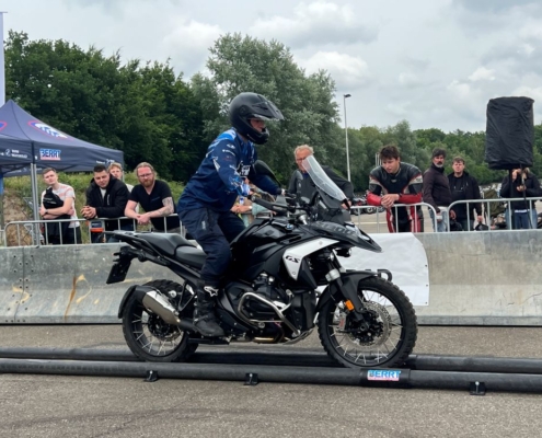 Kunstmatig spoor rijden op de BMW R 1300 GS - BERRT GS Trophy Riders Festival Rosmalen