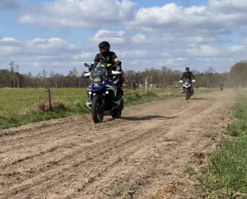 Offroad route rijden in de BERRT Classic Rit allroad motoren met BBQ Offroad route rijden in de BERRT Classic Rit allroad motoren met BBQ