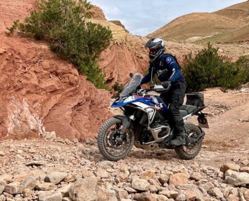 BERRT Marokko Atlas motorreis offroad op BMW GS huurmotoren - rivierbedding
