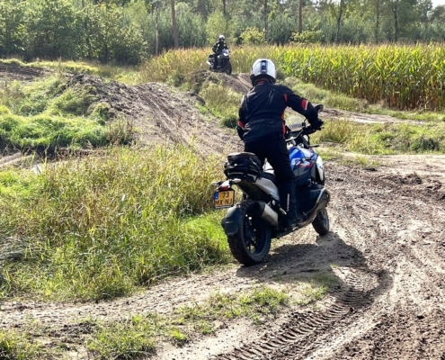 Allroad Intermediate Training met meer complexe bochten rijden in zand BERRT BMW R 1300 GS huurmotor Allroad Intermediate Training met meer complexe bochten rijden in zand BERRT BMW R 1300 GS huurmotor