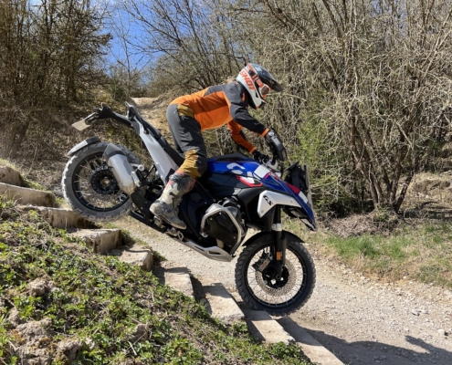 BERRT Hechlingen Advanced Training trap afrijden op BMW R 1300 GS BERRT Hechlingen Advanced Training trap afrijden op BMW R 1300 GS